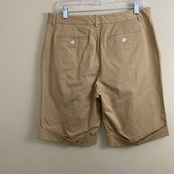 Lauren Ralph Lauren Ladies Khaki Bermuda Shorts size 12 Preppy Classic Minimal - Picture 2 of 8